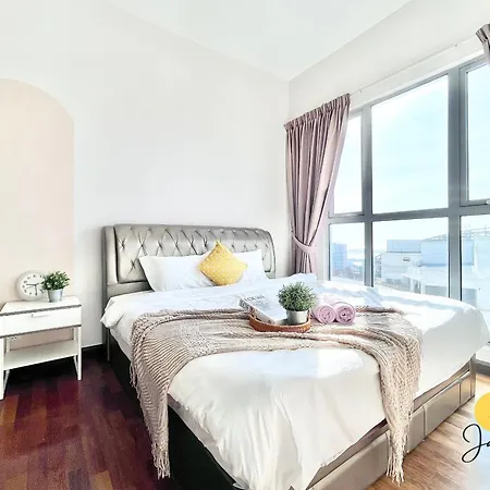 Silverscape Residence: Luxury Seaview Apartments with Infinity Pool Malacca Exterior photo