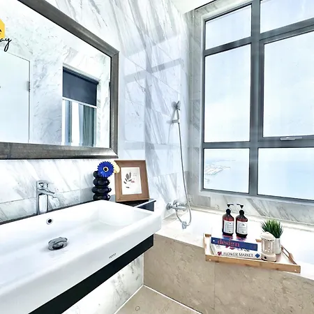 Silverscape Residence: Luxury Seaview Apartments with Infinity Pool Malacca Exterior photo