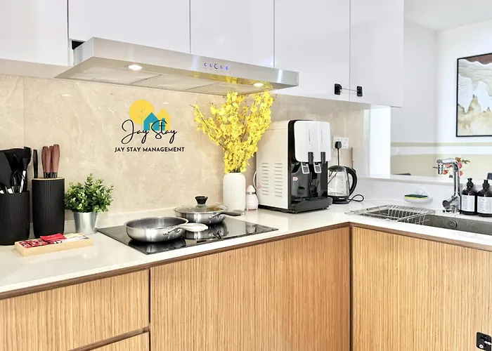 Silverscape Residence I Luxury 2- 4 Bedroom I 6-11 Pax I Bathtub I Seaview I Infinity Pool I Jonker St I City Centre By Jay Stay Management