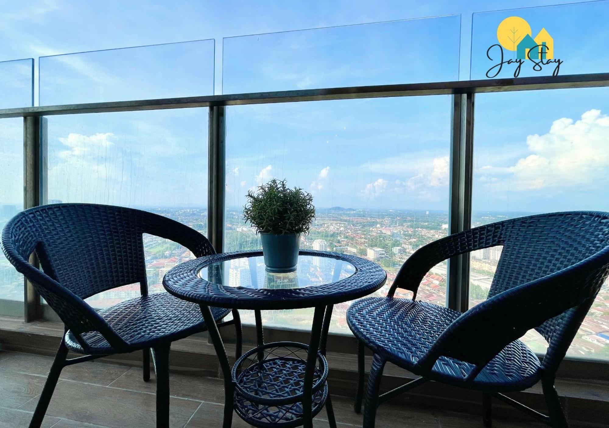 Silverscape Residence: Luxury Seaview With Infinity Pool Malacca