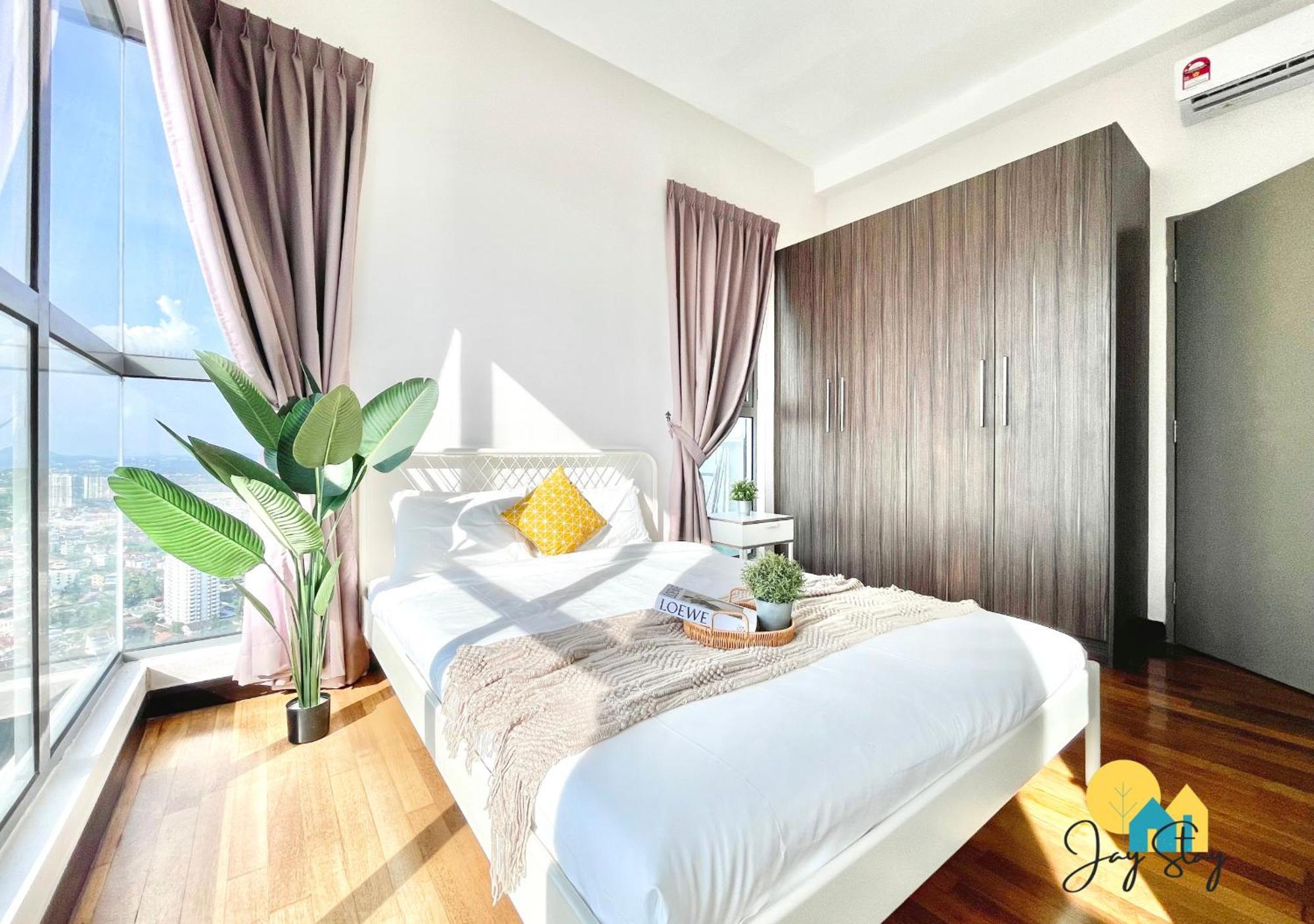 Silverscape Residence: Luxury Seaview With Infinity Pool Malacca