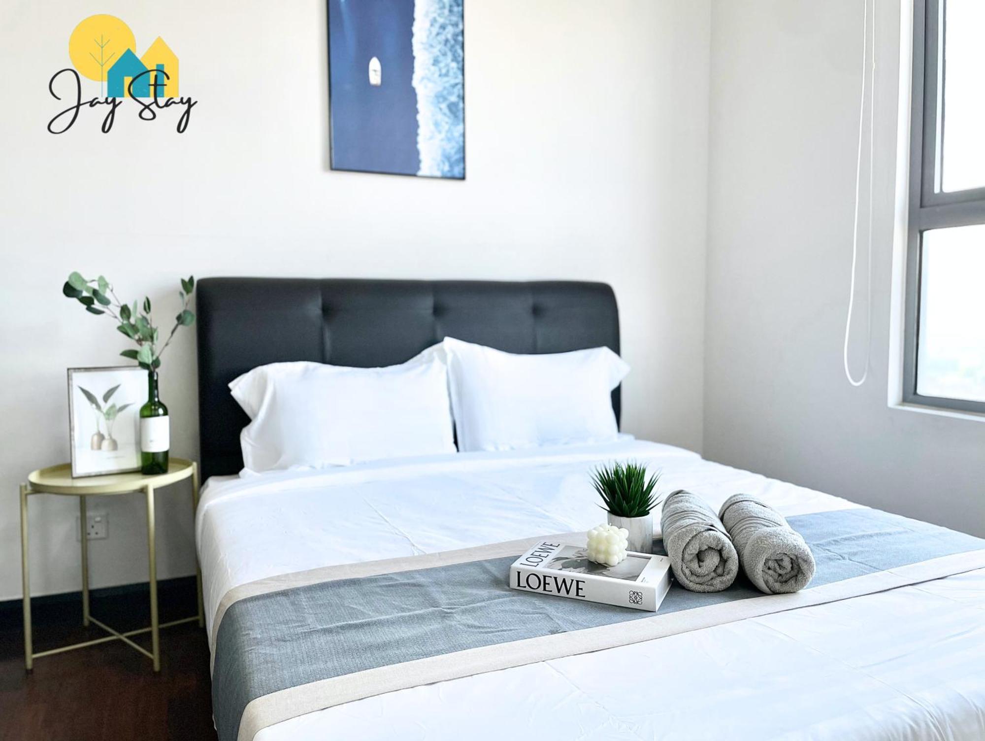 Silverscape Residence: Luxury Seaview With Infinity Pool Apartment Malacca