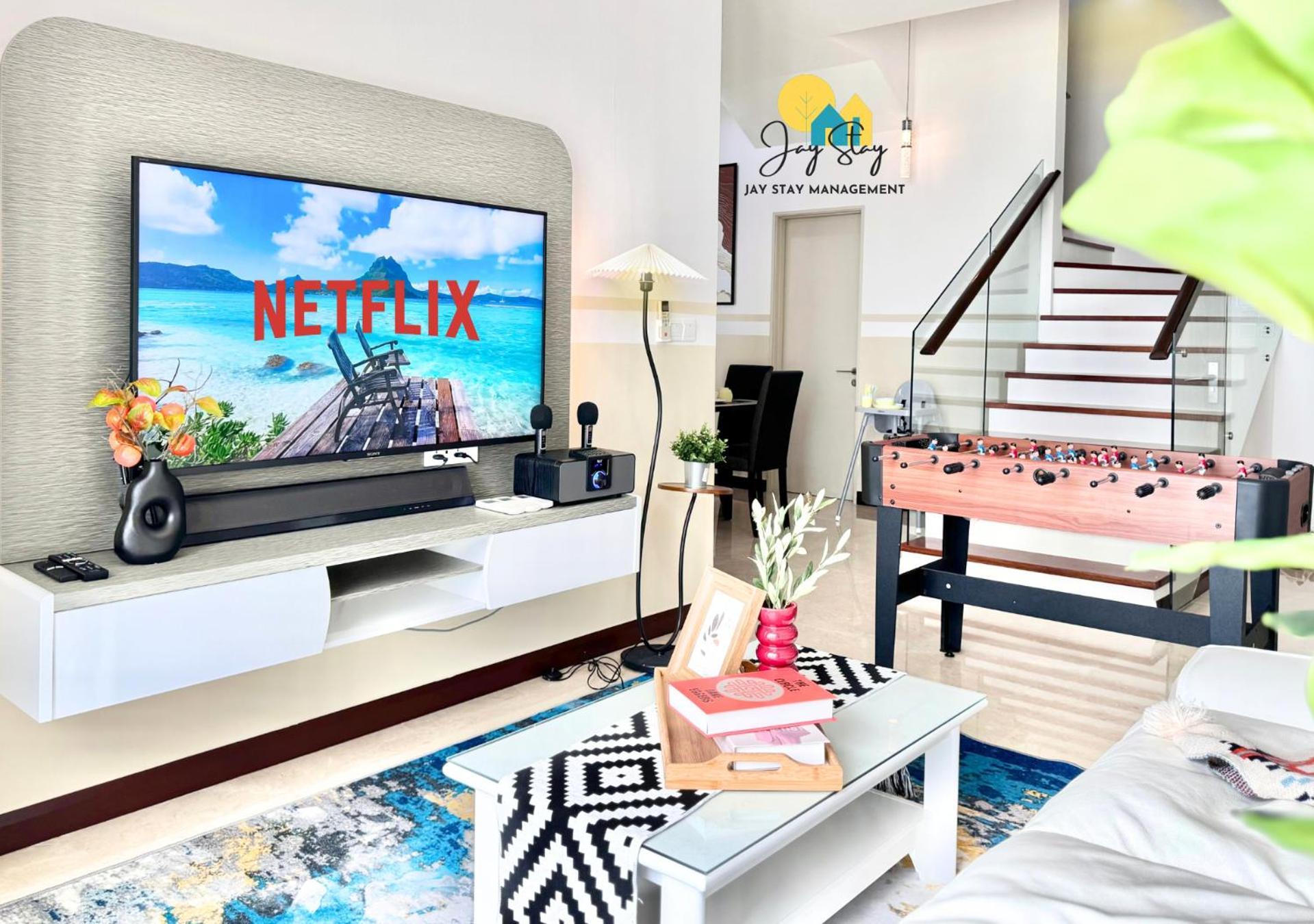 Silverscape Residence: Luxury Seaview With Infinity Pool Malacca